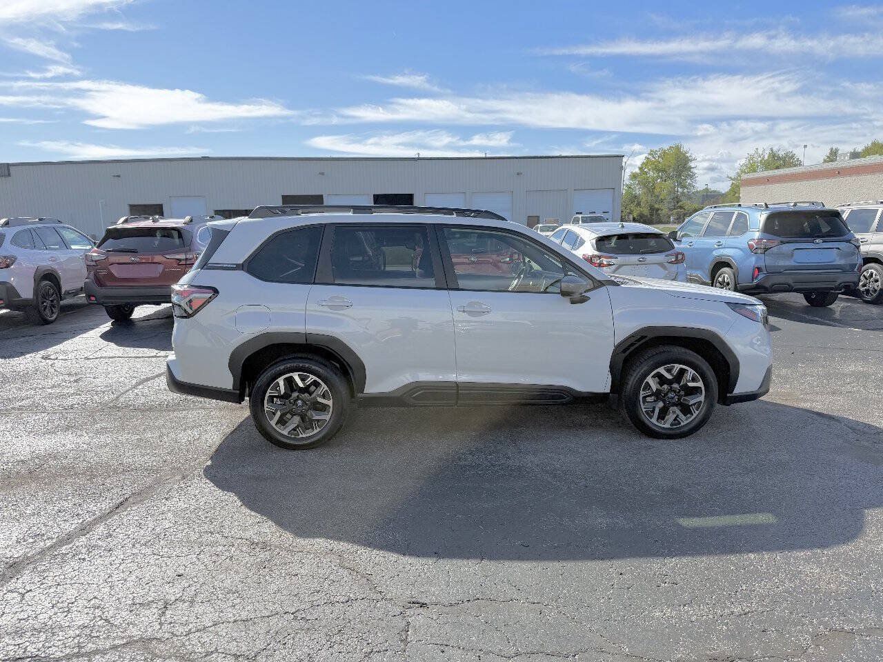 Used 2025 Subaru Forester Premium w/ Convenience Package #1 AWD/4WD image 4