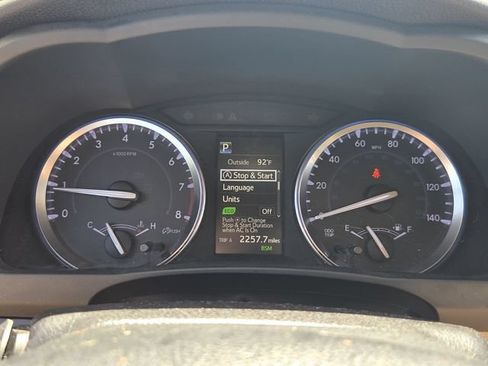 Used 2019 Toyota Highlander Limited FWD image 27