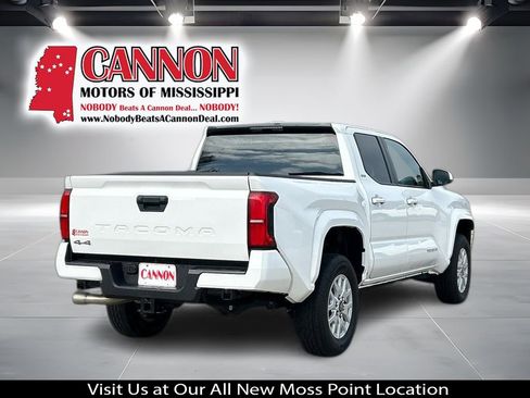 Used 2024 Toyota Tacoma SR5 AWD/4WD image 6