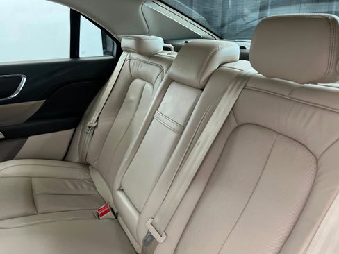 Used 2020 Lincoln Continental Reserve w/ Luxury Package AWD/4WD image 20