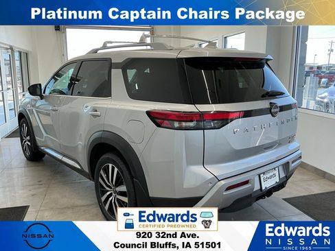Used 2024 Nissan Pathfinder Platinum AWD/4WD image 6