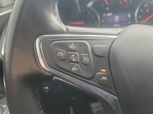 Certified 2020 Chevrolet Equinox LT w/ Driver Convenience Package image 11