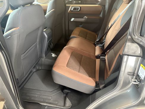 Used 2023 Ford Bronco Outer Banks w/ Sasquatch Package AWD/4WD image 8