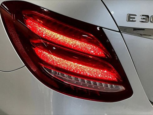 Used 2018 Mercedes-Benz E 300 image 22