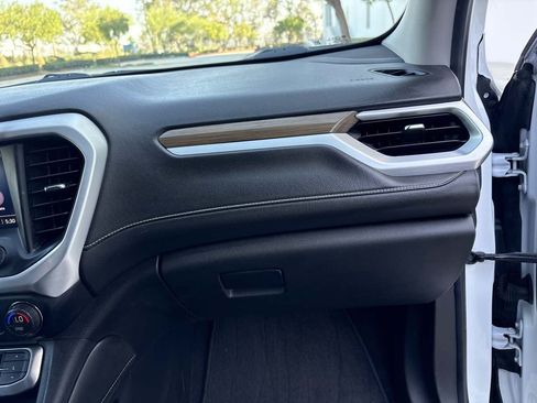 Used 2020 GMC Acadia SLE FWD image 18