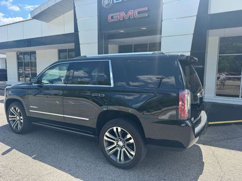 Certified 2019 GMC Yukon Denali w/ Denali Ultimate Package AWD/4WD image 3