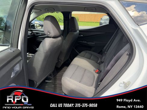 Used 2023 Chevrolet Bolt EUV LT w/ Comfort Package FWD image 20