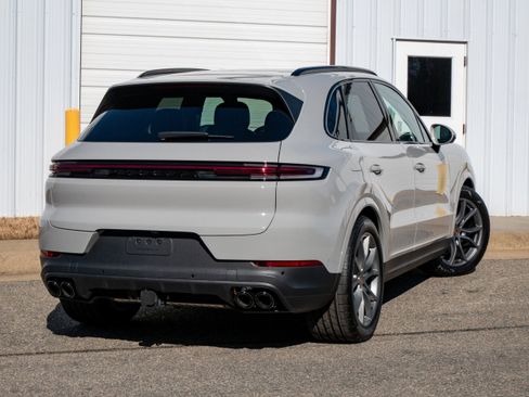 New 2026 Porsche Cayenne AWD/4WD image 8