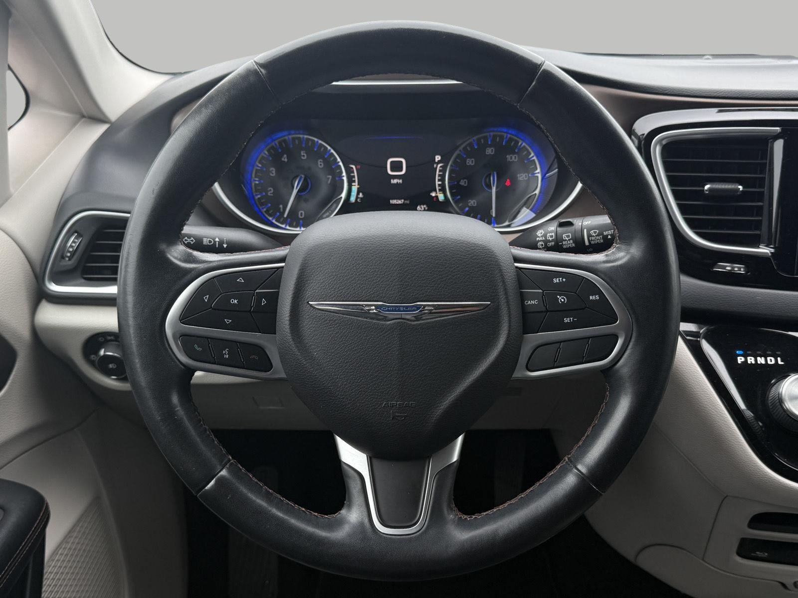Used 2018 Chrysler Pacifica Touring-L Plus FWD image 33