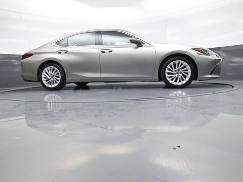 Used 2019 Lexus ES 350 w/ Accessory Package 2 FWD image 29