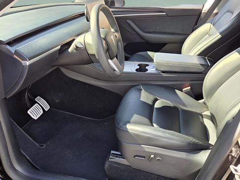 Used 2023 Tesla Model Y Performance image 14