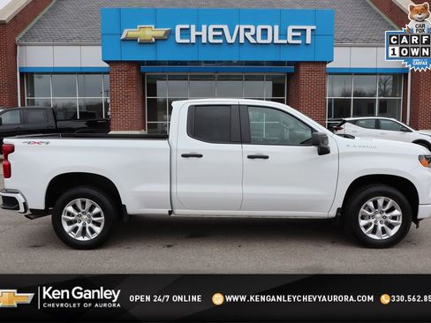 Used 2024 Chevrolet Silverado 1500 Custom image 1