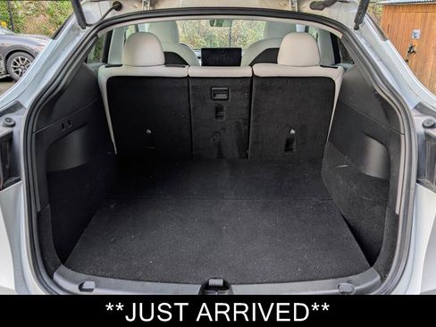 Used 2022 Tesla Model Y Long Range image 10