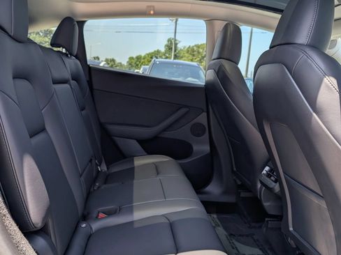 Used 2023 Tesla Model Y Performance AWD/4WD image 12