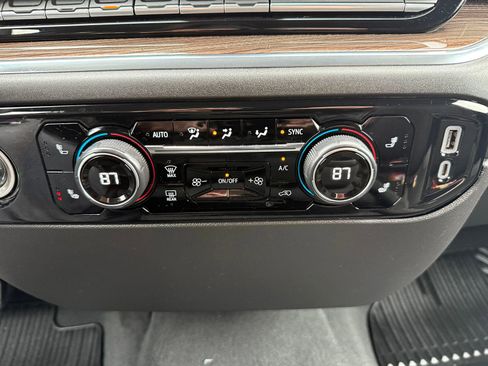 Used 2023 Chevrolet Silverado 1500 LT image 24