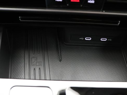 Used 2025 Volkswagen Atlas SE image 26