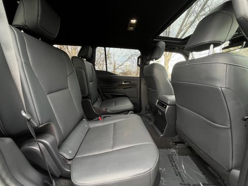 Used 2024 Lexus GX 550 w/ Accessory Package (Z1) image 34