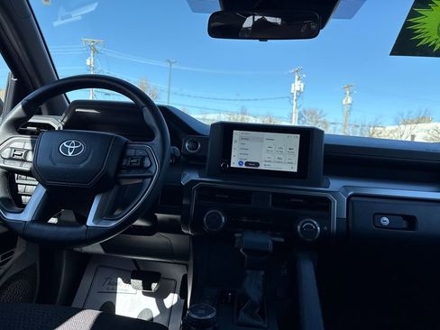 Used 2025 Toyota 4Runner SR5 image 14
