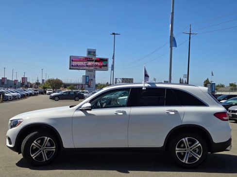 Used 2019 Mercedes-Benz GLC 300 4MATIC image 4