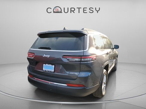 New 2025 Jeep Grand Cherokee L Laredo w/ Luxury Tech Group I RWD image 4