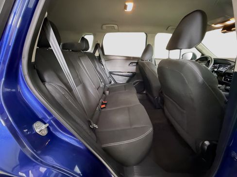 Used 2023 Nissan Rogue S image 27