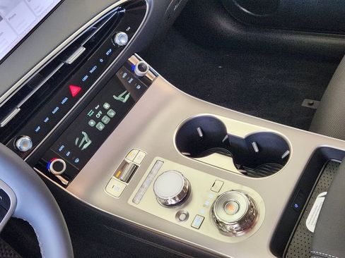 New 2026 Genesis GV70 2.5T Select image 13