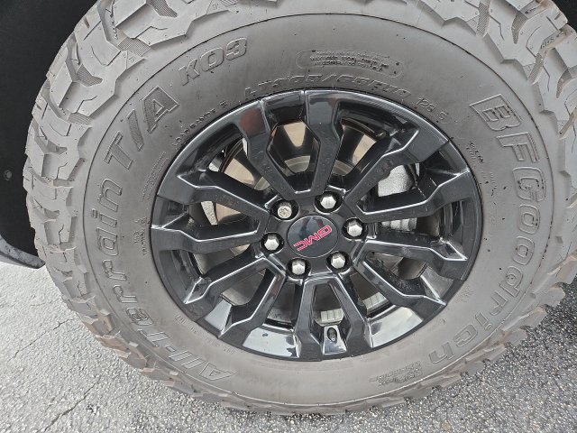Used 2023 GMC Sierra 1500 AT4X AWD/4WD image 10