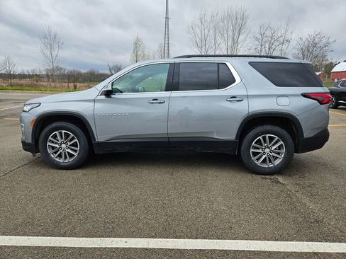 Used 2023 Chevrolet Traverse LT image 4