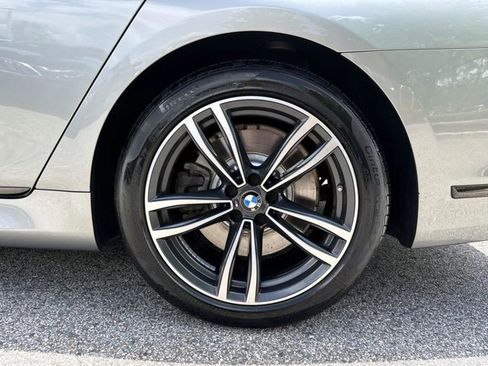 Used 2021 BMW 750i xDrive w/ Executive Package AWD/4WD image 10