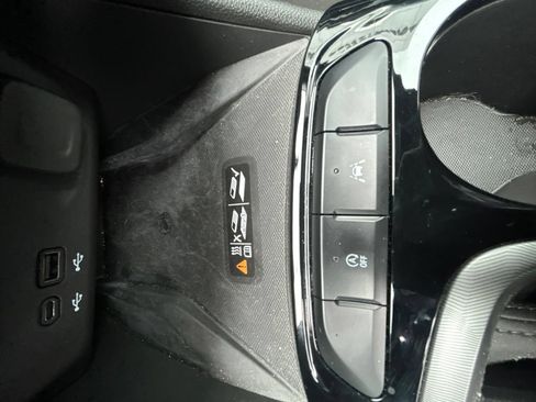 Used 2024 Buick Envista Sport Touring w/ Convenience I Package FWD image 27