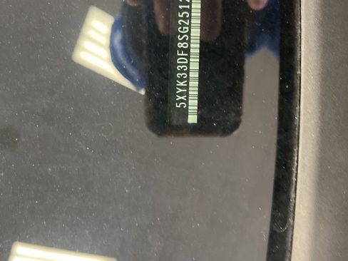 Used 2025 Kia Sportage EX image 2