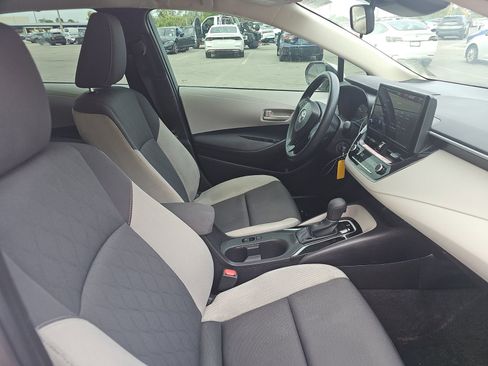 Used 2025 Toyota Corolla LE FWD image 10