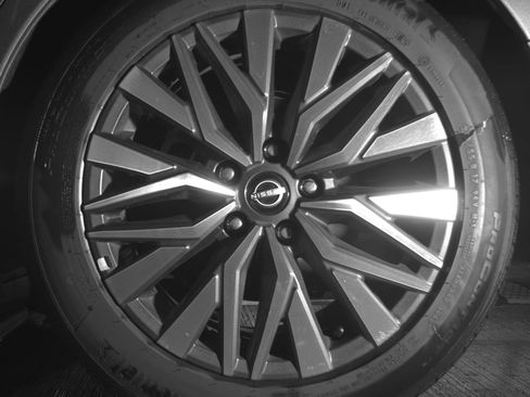 Used 2025 Nissan Altima 2.5 SV FWD image 14