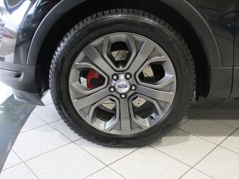 Used 2018 Ford Explorer Sport w/ Equipment Group 401A image 9