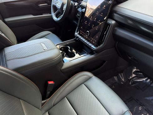 New 2026 GMC Yukon XL AT4 AWD/4WD image 18