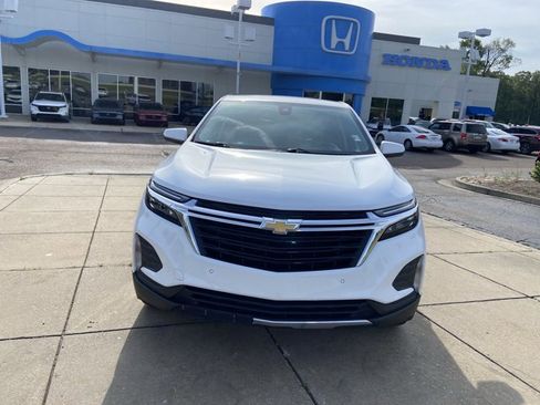 Used 2022 Chevrolet Equinox LT image 3
