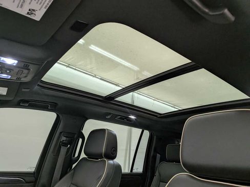 Certified 2024 GMC Yukon XL SLT image 21