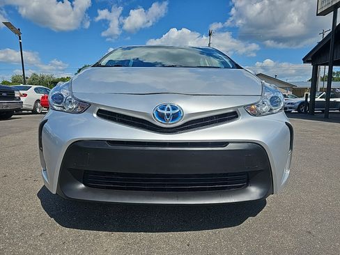 Used 2016 Toyota Prius V Three FWD image 3