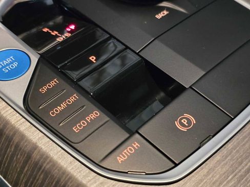 Used 2025 BMW i4 eDrive40 image 34