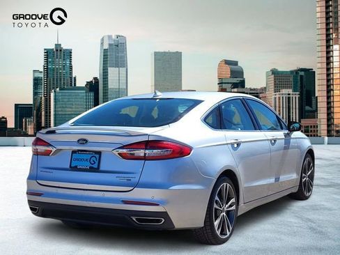 Used 2019 Ford Fusion Titanium image 5