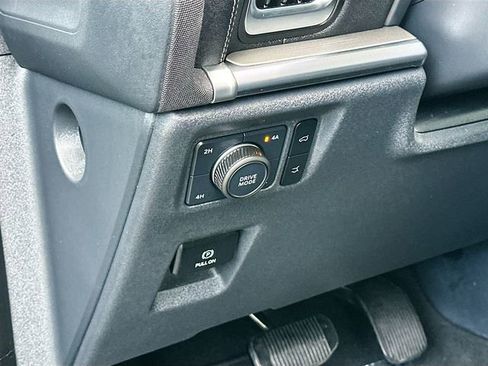 Used 2025 Ford Expedition Platinum image 10