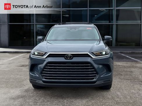 Used 2024 Toyota Grand Highlander AWD image 14