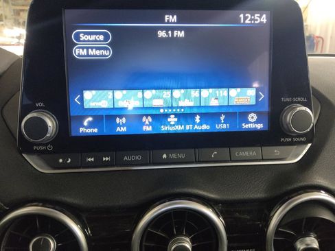 Used 2024 Nissan Sentra SV FWD image 25