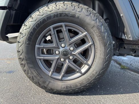 Used 2024 Jeep Wrangler Unlimited Sport AWD/4WD image 32