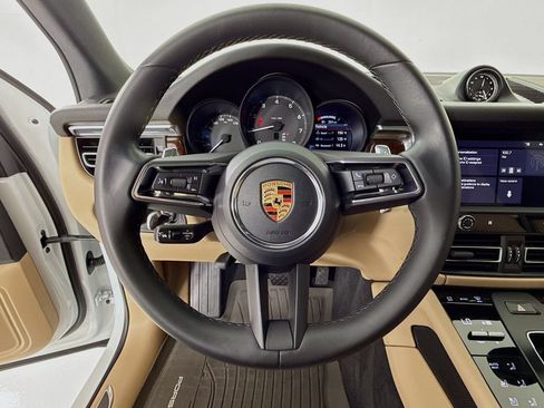Certified 2023 Porsche Macan AWD/4WD image 14
