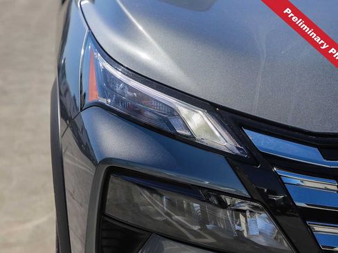 Used 2025 Nissan Rogue S FWD image 4