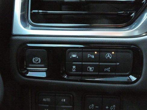 Certified 2025 GMC Yukon Denali image 15