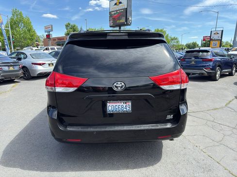 Used 2012 Toyota Sienna XLE w/ XLE Navigation Pkg AWD/4WD image 6