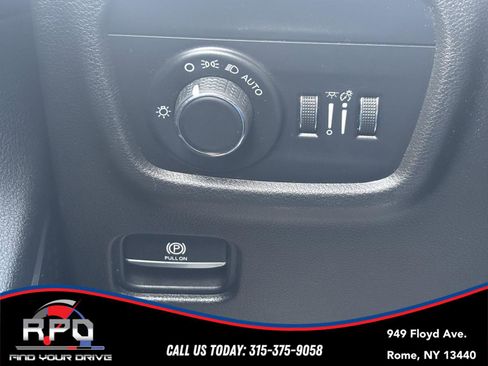 Used 2021 Jeep Grand Cherokee L Laredo image 23
