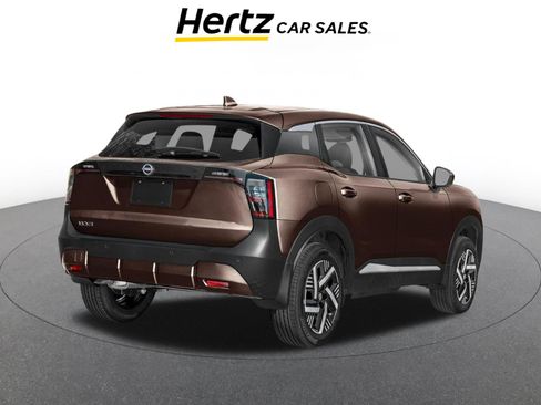 Used 2026 Nissan Kicks SV w/ Cold Weather Package FWD image 2